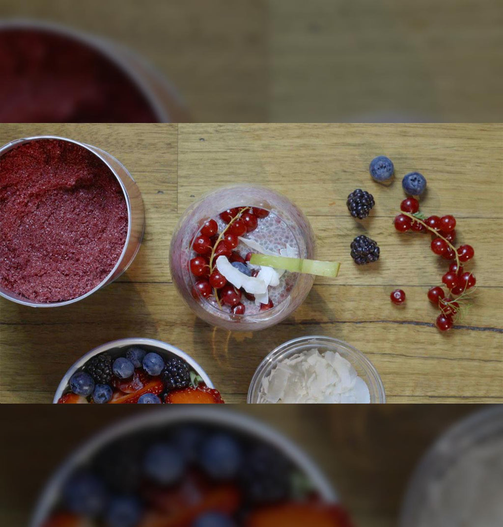 Πουτίγκα Chia Seed με Granola και Berries